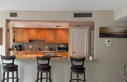 Longboat Key Condo | 2-bedroom condo in beautiful Longboat Key with fitness room, AC