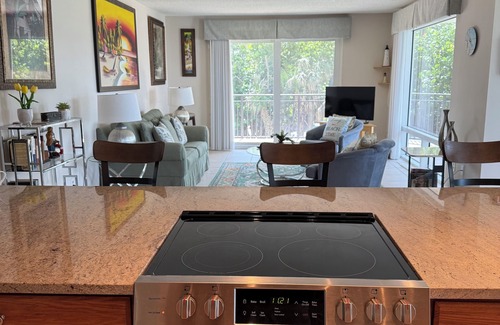 Longboat Key Condo | 2-bedroom condo in beautiful Longboat Key with fitness room, AC
