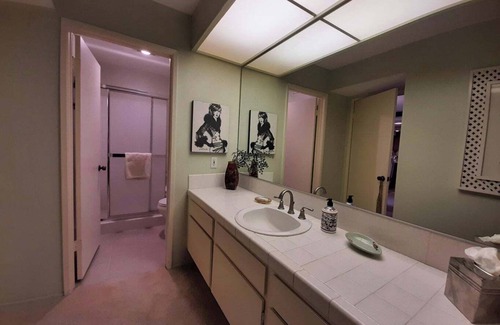 Palm Springs Condo | 2-bedroom condo in beautiful Palm Springs no car needed