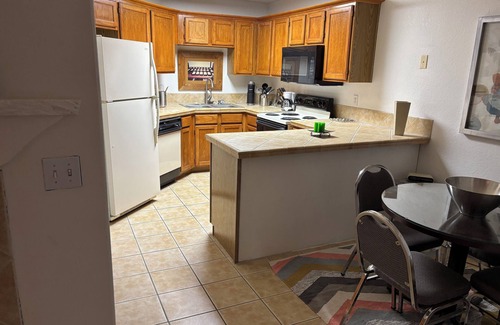 Tucson Condo | 2-bedroom condo in welcoming Tucson with AC, fitness room. Start relaxing now