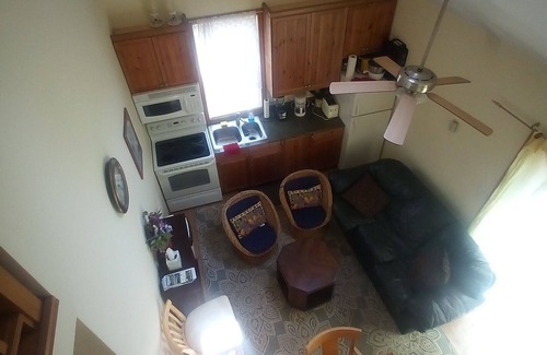 Hyannis Cottage | 2 Bedroom COTTAGE w/loft- WALK to Keys Memorial BEACH Barnstable