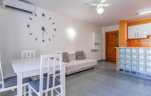 Velilla-Taramay Apartment | 2 Bedroom Cozy Apartment In Almunecar