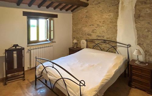 Arcidosso Apartment | 2 Bedroom Cozy Apartment In Arcidosso