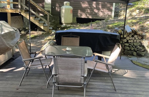 Moriah Center Cabin | 2 Bedroom Cozy Cabin Water Front