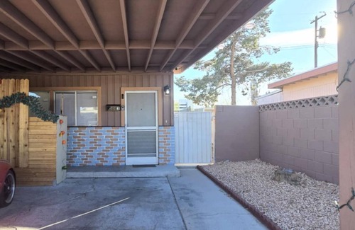 Paradise Apartment | 2 bedroom cozy Guesthouse near the Strip