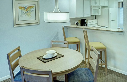Florida Center Condo | 2 Bedroom Deluxe Condo, Kitchen, Sleeps 6, Wyndham Orlando International Resort!