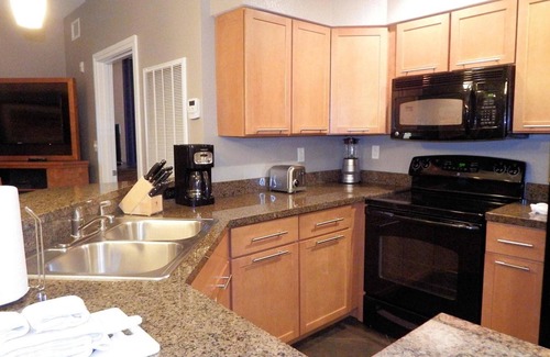 Sevierville Resort | 2 Bedroom Deluxe Suite in Great Smokies Lodge!