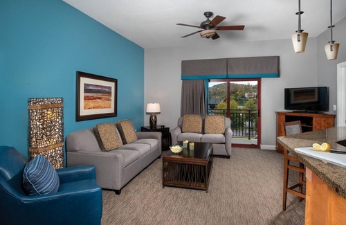 Sevierville Resort | 2 Bedroom Deluxe Suite in Great Smokies Lodge!