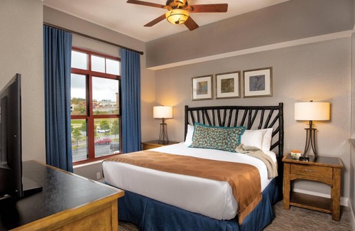 Sevierville Resort | 2 Bedroom Deluxe Suite in Great Smokies Lodge!