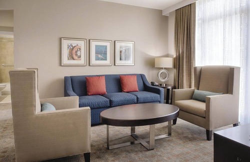 National Harbor Apartment | 2-Bedroom Deluxe Suite on the National Harbor with WiFi, Indoor Pool, and more