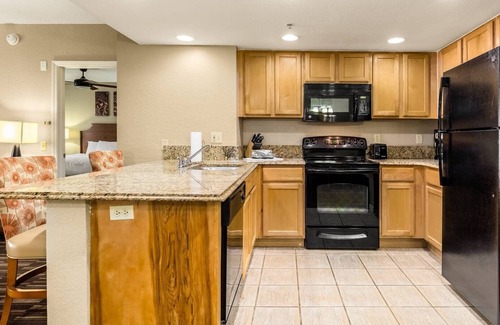 Survey Creek Resort | 2 Bedroom Deluxe at Club Wyndham Palm-Aire