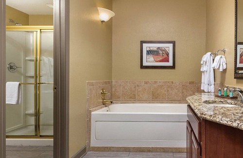 Pennington Bend Resort | 2 Bedroom Deluxe Villa at the Wyndham Nashville Resort