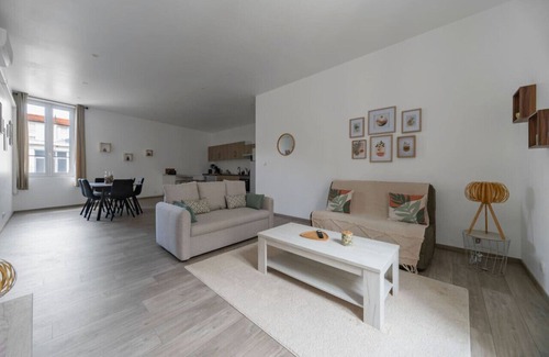 Cœur de Ville Apartment | 2-bedroom designer apartment, city center