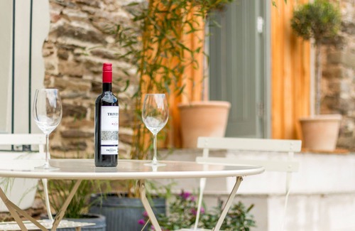 Braunton Cottage | 2-bedroom dog friendly cottage located in Braunton, within easy reach of the beach.