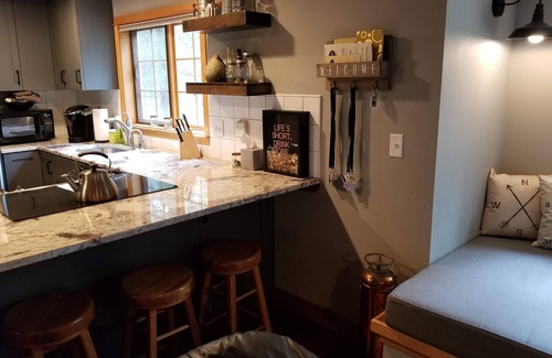 Sunriver House | 2 Bedroom Dog friendly cabin in Sunriver. 6 SHARC passes included.