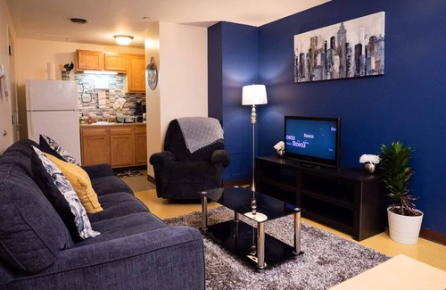 Downtown Pittsburgh Apartment | 2 Bedroom Downtown Apt|Clean and Safe|