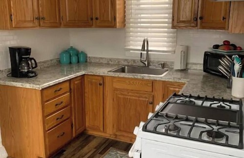 Manistee House | 2 bedroom duplex with seasonal Lake views