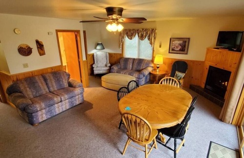 Ray Villa | 2 Bedroom Eagle Villa in Voyageurs National Park