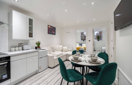 Bethnal Green Apartment | 2 Bedroom Flat Near Central London - Tower Bridge- Covent Garden