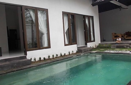 Penestanan House | 2 bedroom for family pool villa
