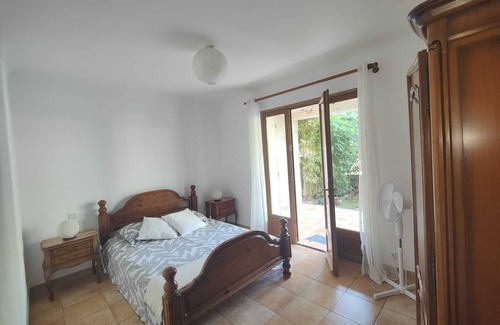 Les Salles-sur-Verdon House | 2-bedroom apartment with garden, 5-minute walk from Lac de Ste Croix.