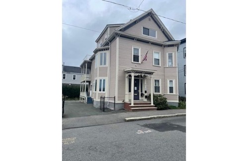 Salem Condo | 2 Bedroom Fully Furnished Waterfront Condo Long Term Rental 31 Days+