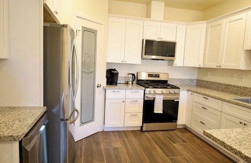 Arlington Apartment | 2-bedroom guesthouse in Riverside. Centrally located near CBU,Parkview and 91fwy