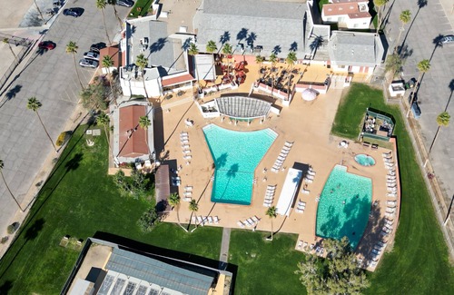 Thousand Palms House | 2 Bedroom Home on Golf Course.