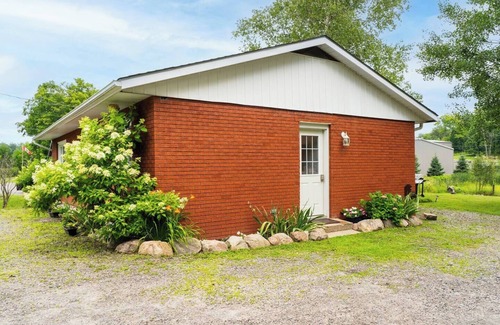 Port Carling House | 2-Bedroom Home Port Carling, Muskoka – Great for Work or Extra Cottage Guests!
