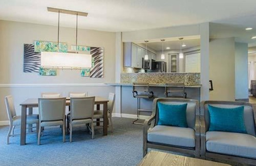 Florida Central Atlantic Coast Hotel | 2-bedroom hotel in gorgeous Orlando with fitness room, AC, Outdoor Pool, Kitchen