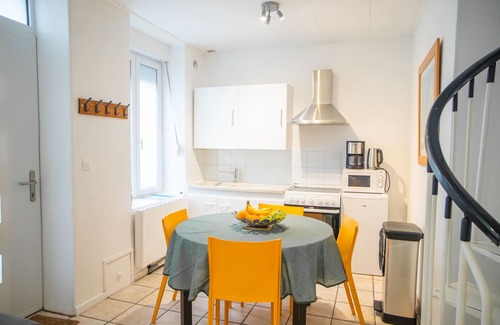 Calais House | 2 bedroom house, city center, all on foot