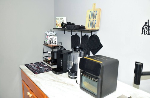 Montgomery House | 2-bedroom house close to Downtown, AFB, and ASU. Sleeps 6 adults