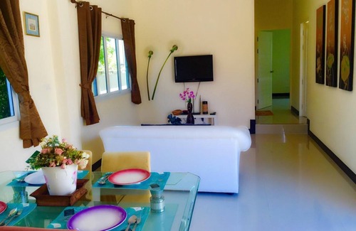 Hua Hin House | 2 Bedroom house for 6 pax