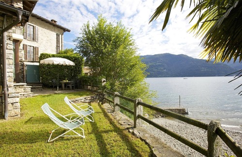 Cannobio House | 2 bedroom house in a popular resort with private beach