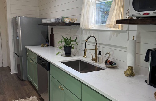 South River City House | 2-bedroom house in delightful South Congress, Austin.