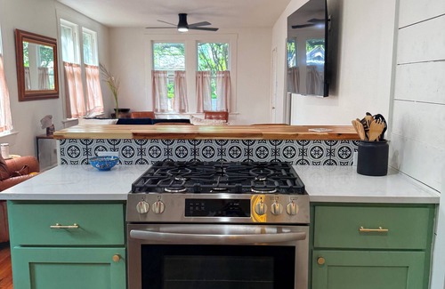 South River City House | 2-bedroom house in delightful South Congress, Austin.