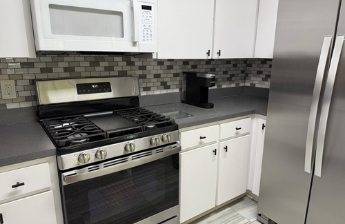 Largo House | 2-Bedroom house in Largo with inviting fenced backyard