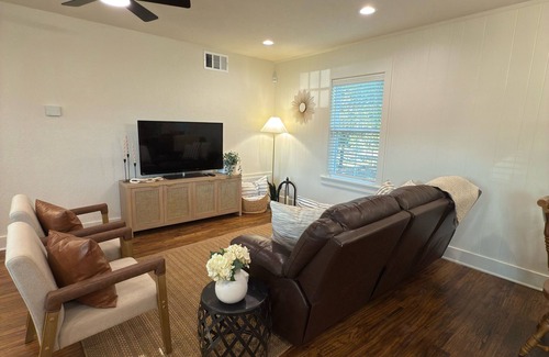 Waxahachie House | 2 bedroom house just 1 mile from the heart of historic downtown Waxahachie!