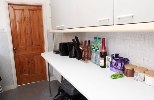 Leicester House | 2 Bedroom House - Sleeps 4 - Free Parking, Wifi