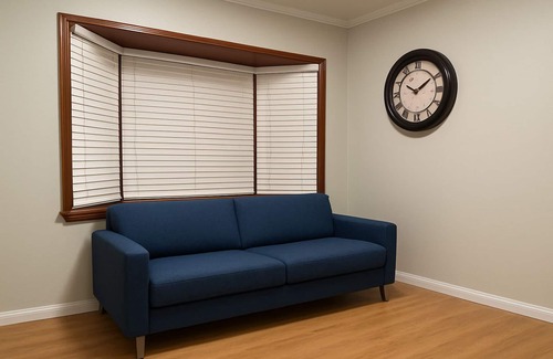 Mount Carmel House | 2-bedroom house with AC and Deck in Redwood City 2 free parking walk to Caltrain