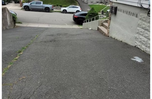 Kearny House | 2 Bedroom House with Parking - 30 Min to NYC & Stadiums