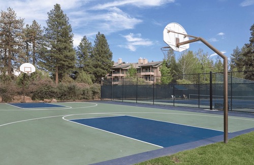 Klamath Falls Apartment | 2-bedroom in welcoming Klamath Falls