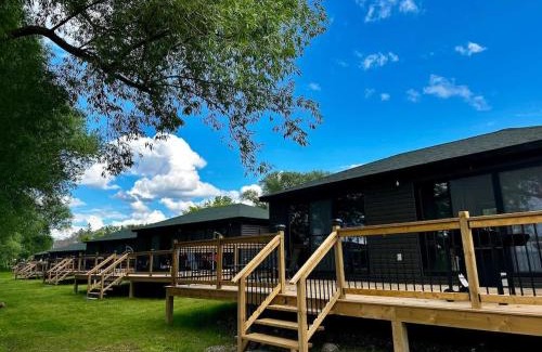 Harwood House | 2-bedroom Lake Front Cottage in Harwood ON #6