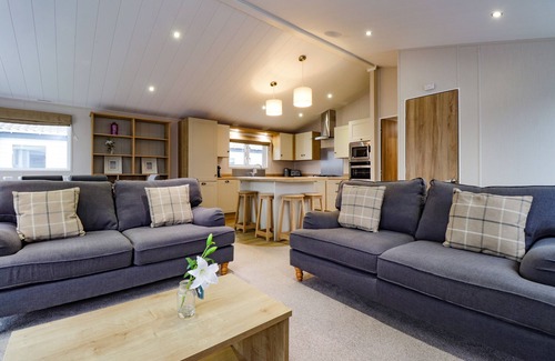 Pevensey Cottage | 2 BEDROOM LODGE AT PEVENSEY BAY, family friendly in Pevensey Bay