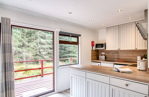 Crianlarich Ski Chalet | 2 bedroom lodge with free WiFi and mountain view