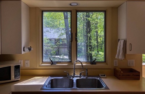 Lake Leelanau House | 2 bedroom + loft near Lake Leelanau. Fire pit, W/D, WIFI