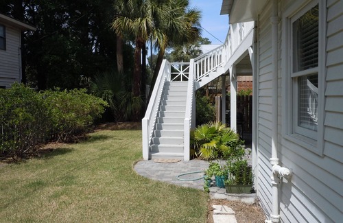 Savannah Beach Cottage | 2 Bedroom Lovingly Restored 1925 Cottage 1 1/2 Blocks From Beach