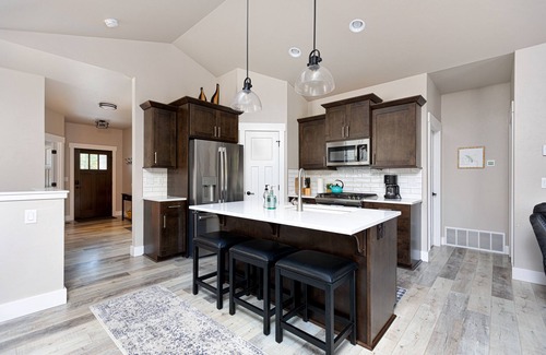Columbia Falls Condo | 2 bedroom Meadowlake condo! Summer pool and hot tub! AC for hot summer days