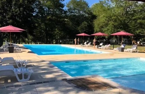 Saint-Pompont House | 2-bedroom mobile home - semi-covered terrace sleeps 5