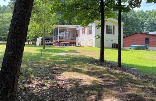Fair Play House | 2-bedroom mobile home in fabulous Fair Play, near I-85 and Clemson Univ